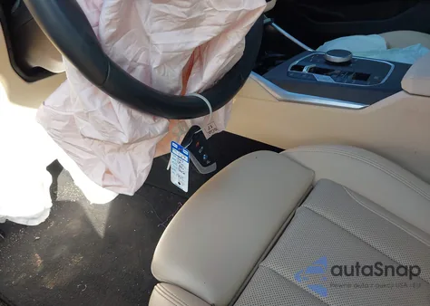 2023 BMW 330I xDrive z USA, uszkodzony, nr VIN 3MW89FF09P8D19011